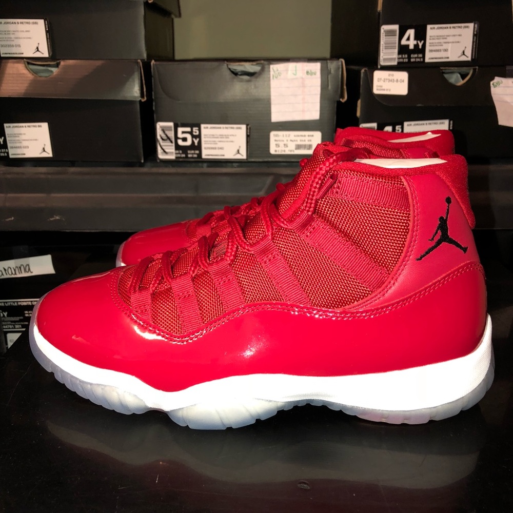 Air Jordan 11 Retro Mens Size 7.5 DS